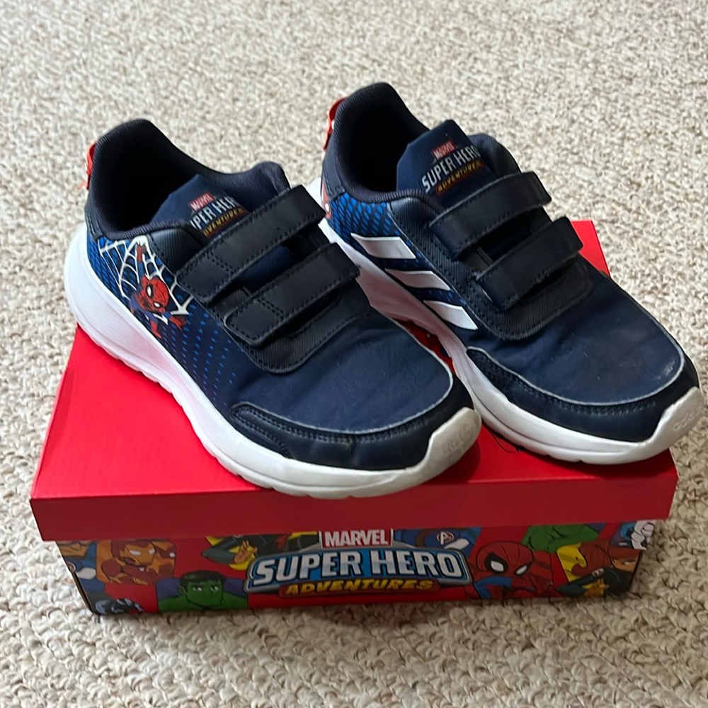 Marvel Adidas